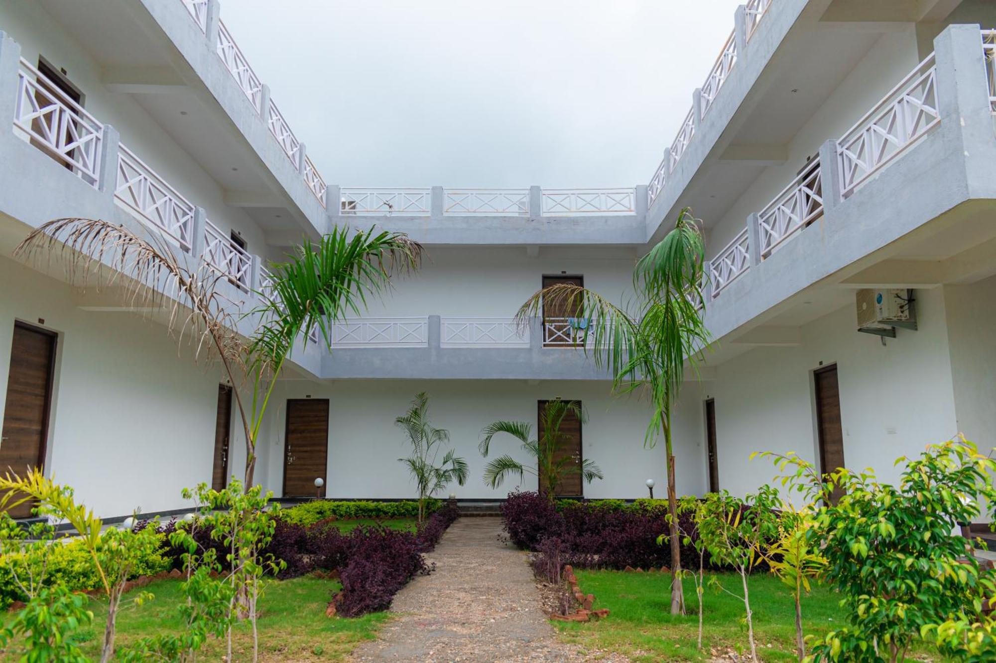 The Sky Imperial Pavoreal Jungle Resort Kumbhalgarh Εξωτερικό φωτογραφία
