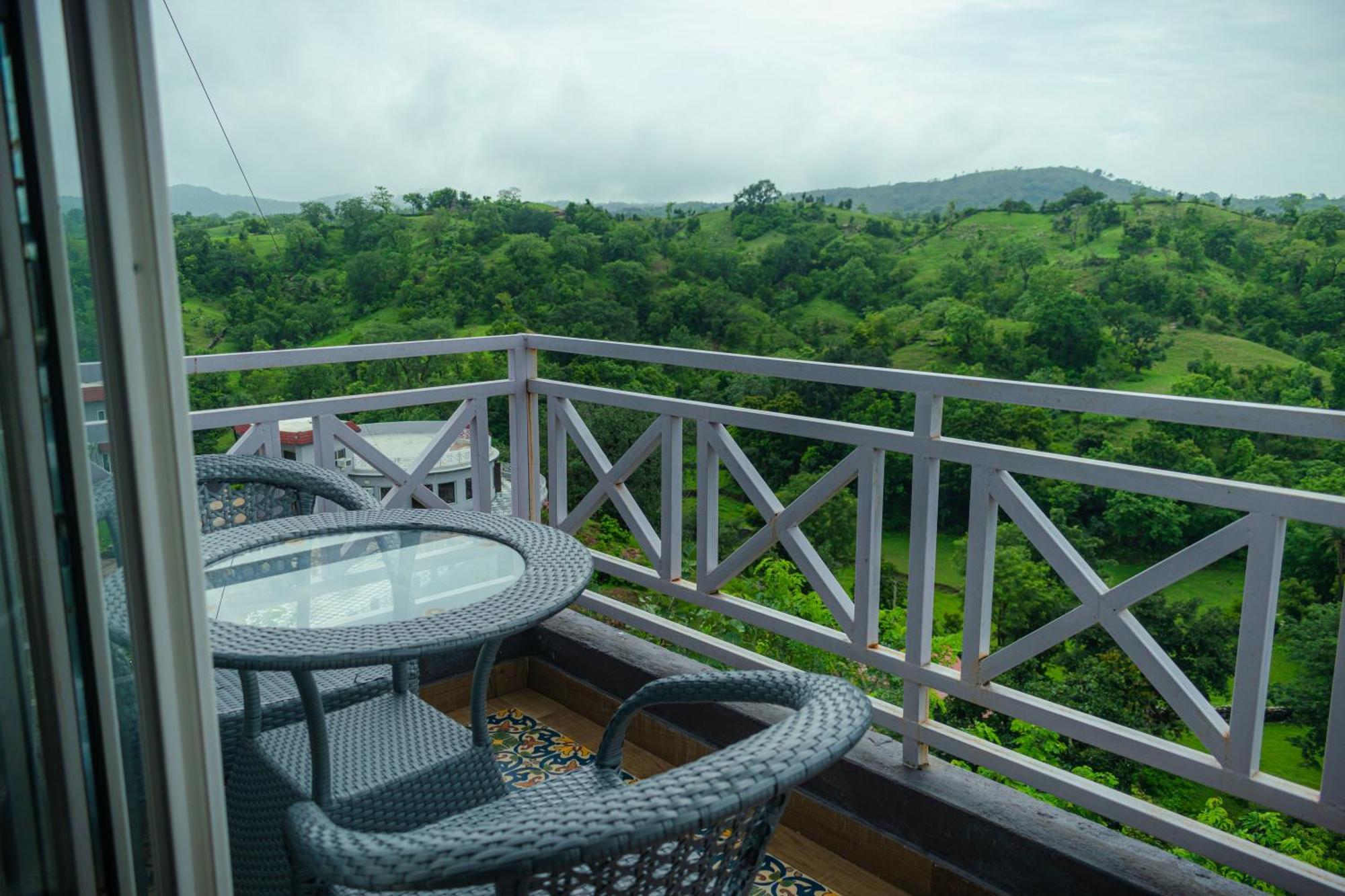 The Sky Imperial Pavoreal Jungle Resort Kumbhalgarh Εξωτερικό φωτογραφία